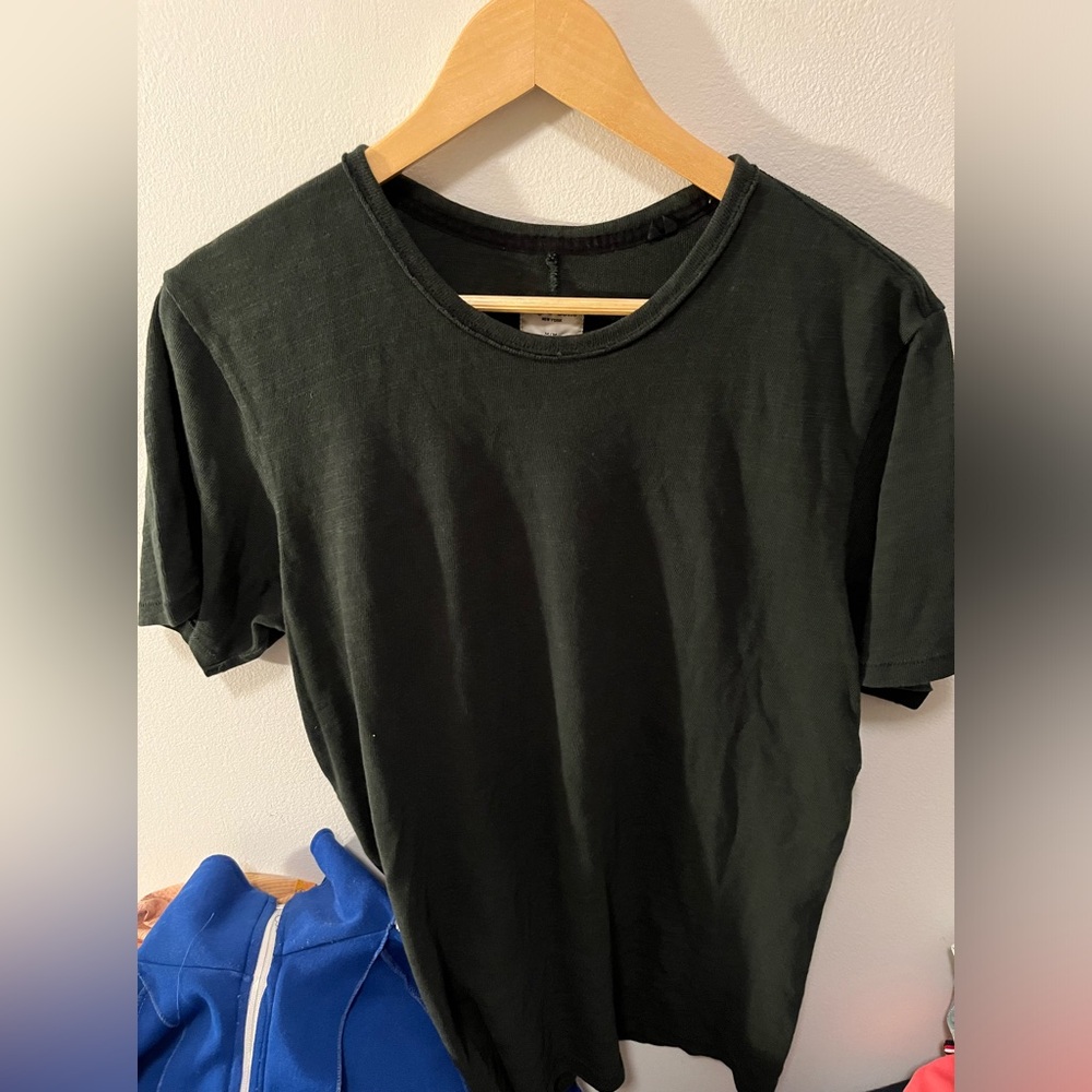 Men’s Rag & Bone dark green crewneck t-shirt.